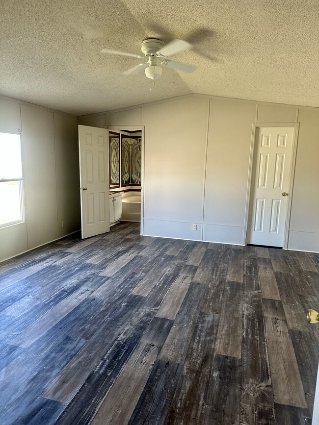 Photo - 193 Salem Ln