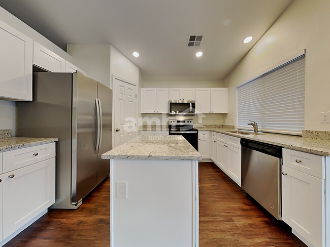 Photo - 2107 E Catclaw St