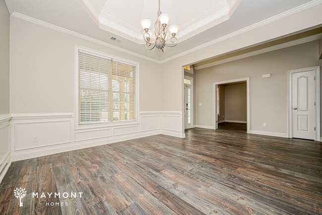 Photo - 256 Suffolk Way