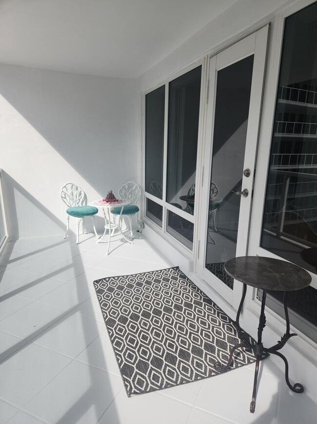 Balcony - 4100 Galt Ocean Dr Unit Private bed  and bath on