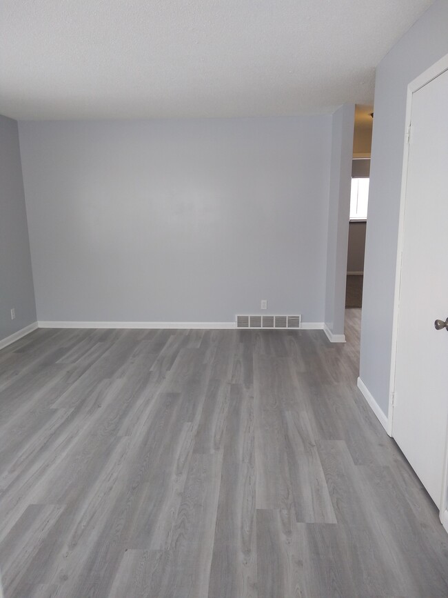 Walk in to living room - 3307 henry st Townhome