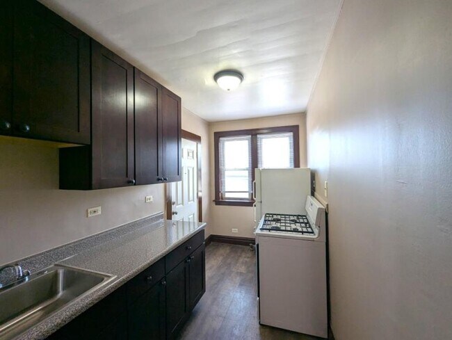 Photo - 1 bedroom in CICERO IL 60804 Unidad 2S Rental