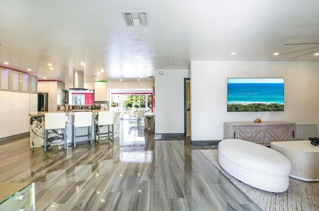 Photo - 2531 NE 47th St