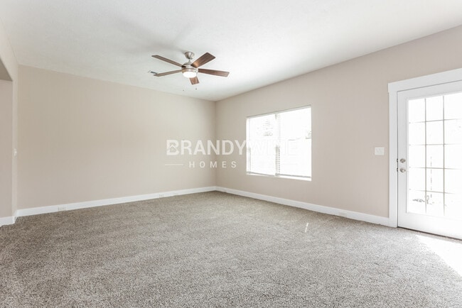 Photo - 2516 Lightbend Dr