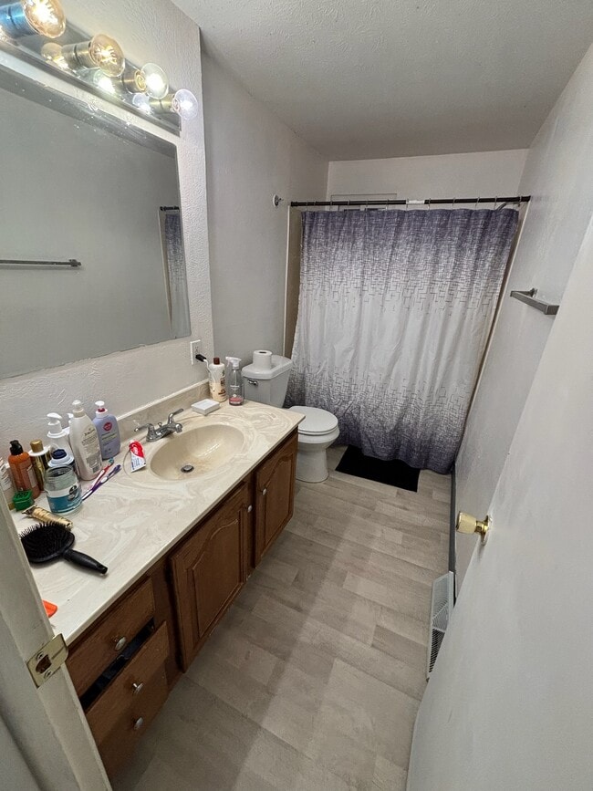 Photo - 2472 Warren Pky