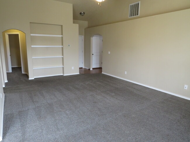 Photo - 627 Prince Ave