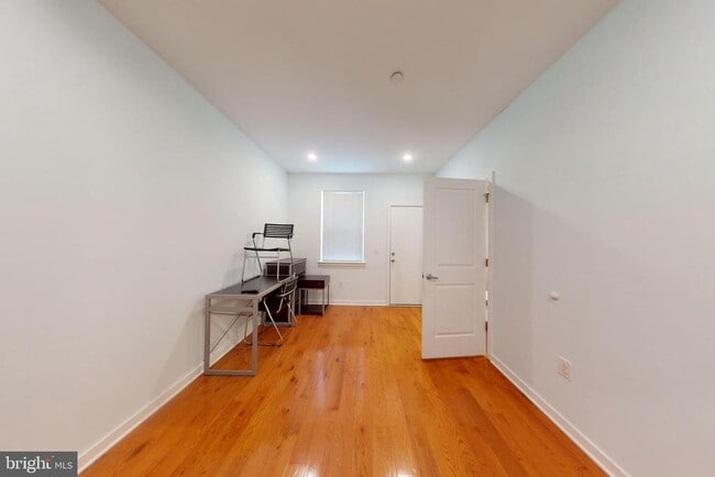 Photo - 1517 W Seybert St Unit 1