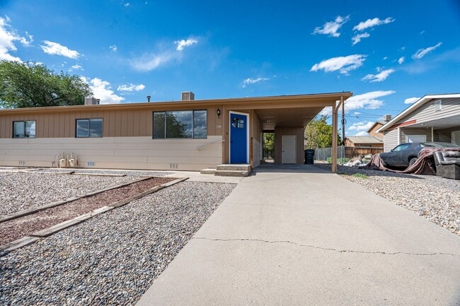 Building Photo - 3238-D 1/4 D 1/4 Rd Unit B