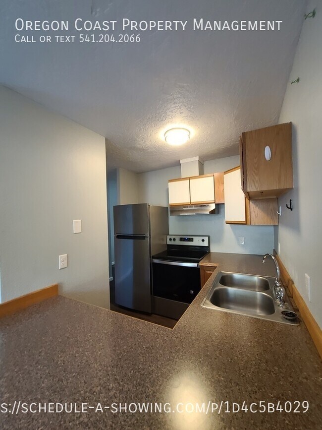 Photo - 131 Ainslee Ave Unit D