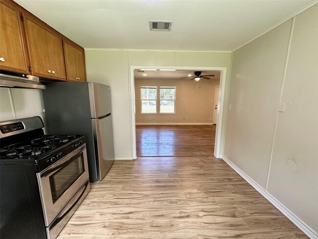 Photo - 6 E Southlawn Ave