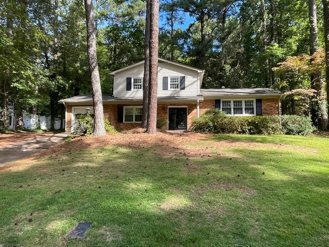 Building Photo - Chapel Hill 4 Br Home For Rent