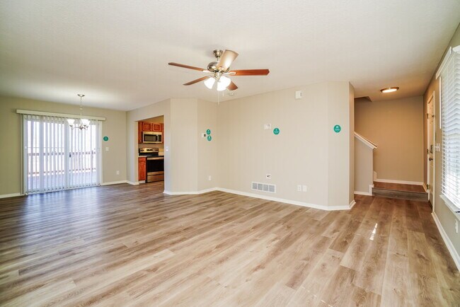 Photo - 1041 Oxford Dr N