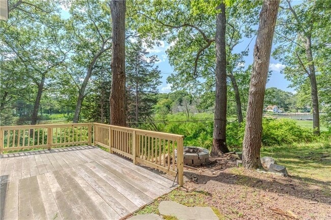 Photo - 102 Clinton Dr