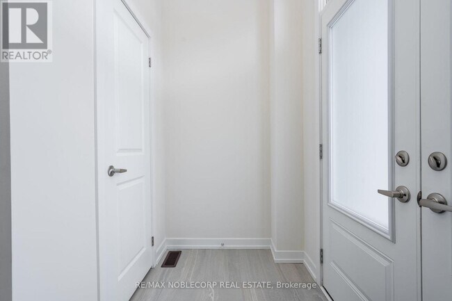 Photo - 34 Singhampton Rd