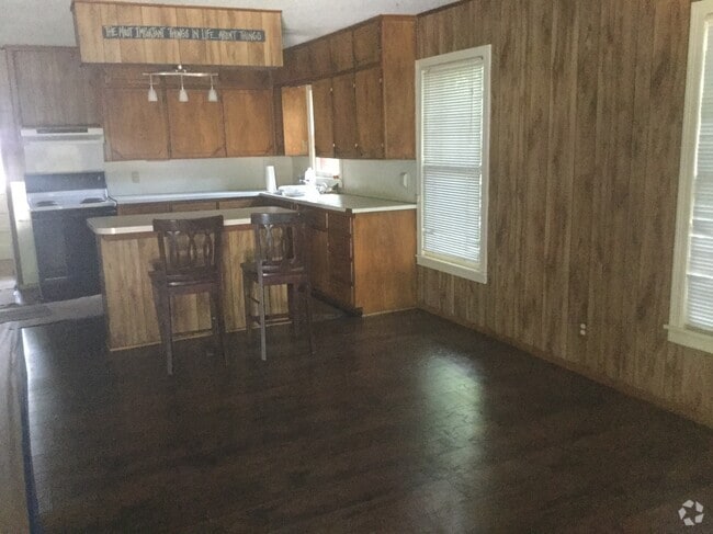 Building Photo - 548 N Ollie Ave Rental