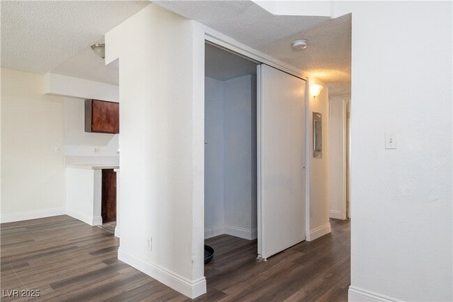 Photo - 25 Gold Bar Ct