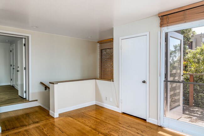 Photo - 60-62 GRENARD Apartments