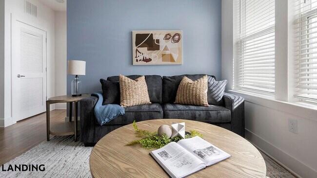 Photo - 5209 Craftsman Dr Unidad 100-310