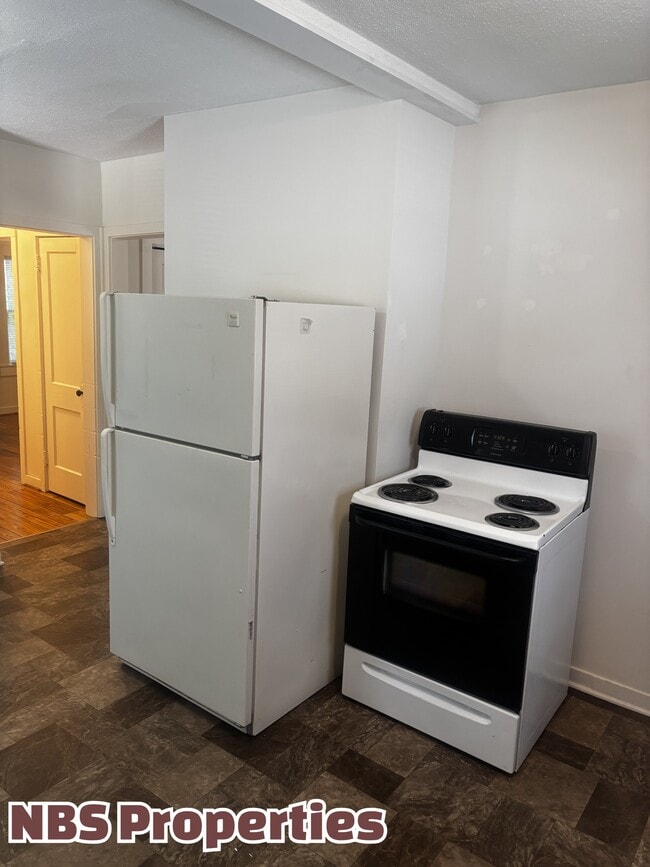 Photo - 213 W Moody Ave