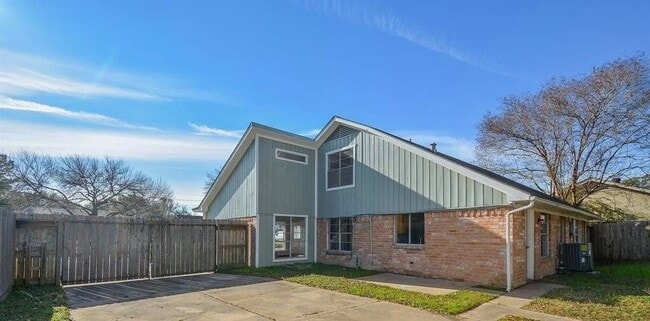 Photo - 22722 Fincastle Dr