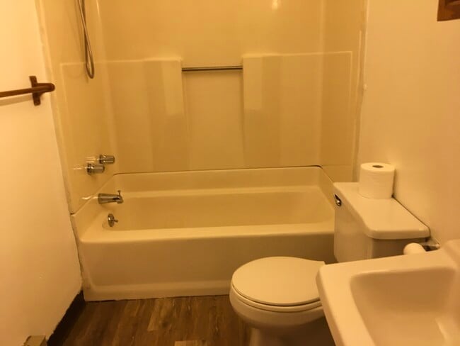 Photo - 1312 Pleasant Valley Blvd Unit 1