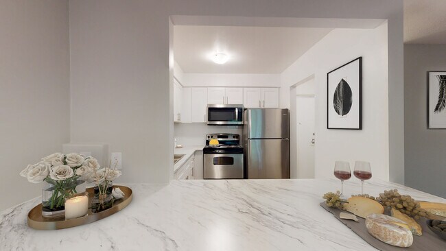 Photo - 323 Niagara Blvd