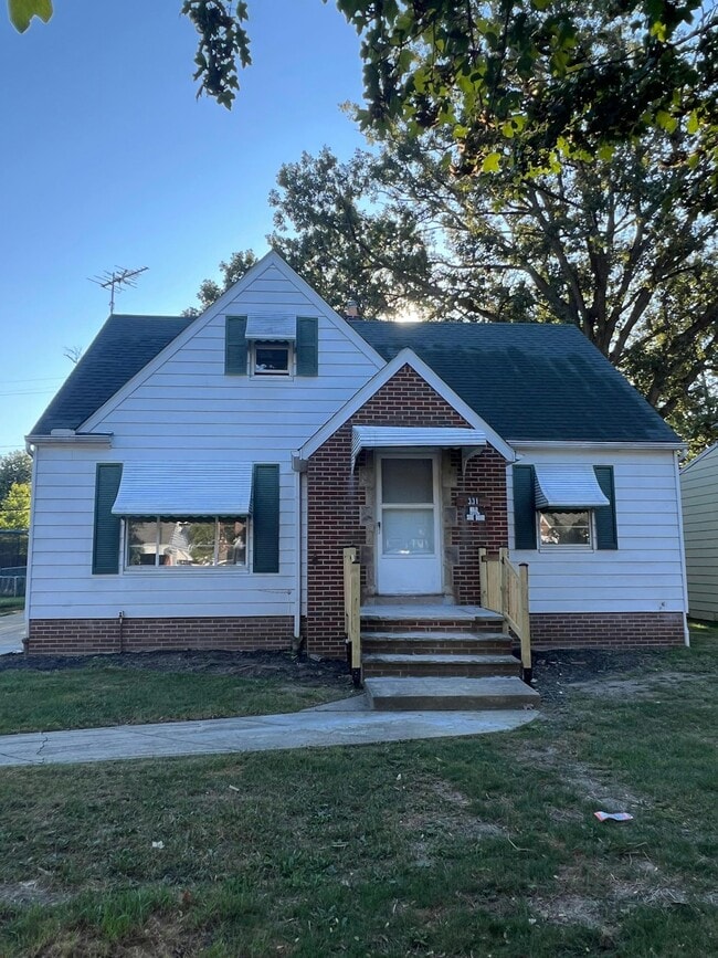 Building Photo - 331 E 264th St Rental