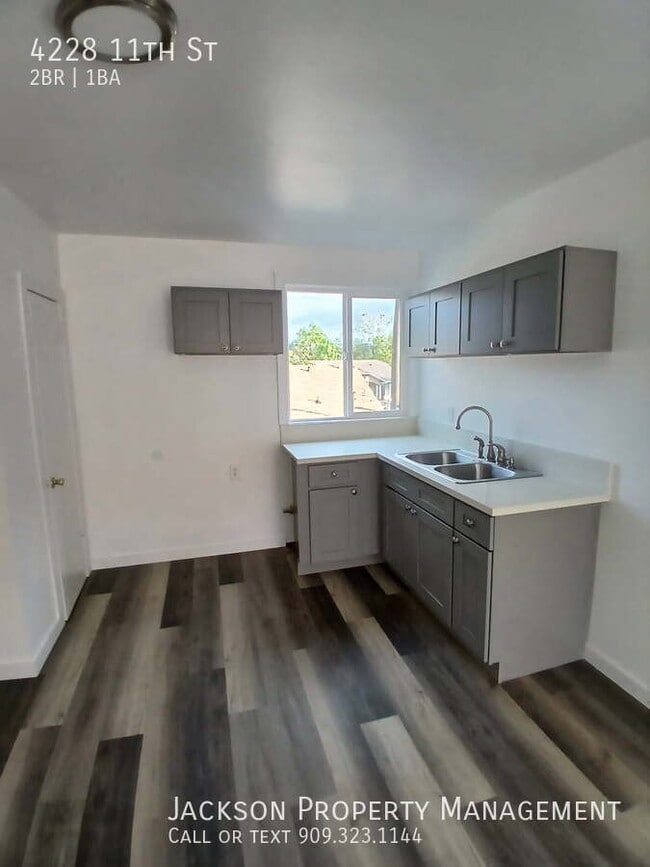 Photo - 4228 11th St