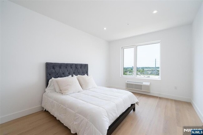 Photo - 3309 Liberty Ave Unit 204