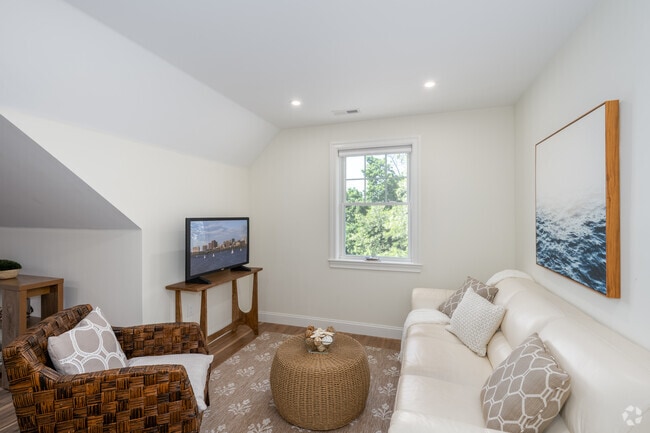 2BR, 1BA - 767SF - Living Room