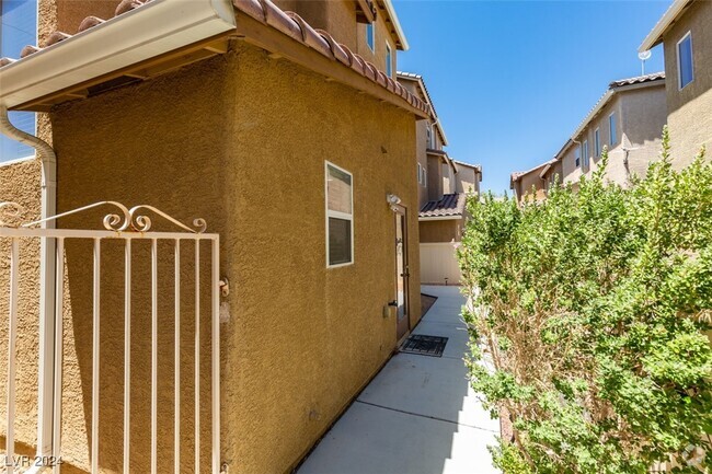 Building Photo - 1252 Raggedy Ann Ave Rental