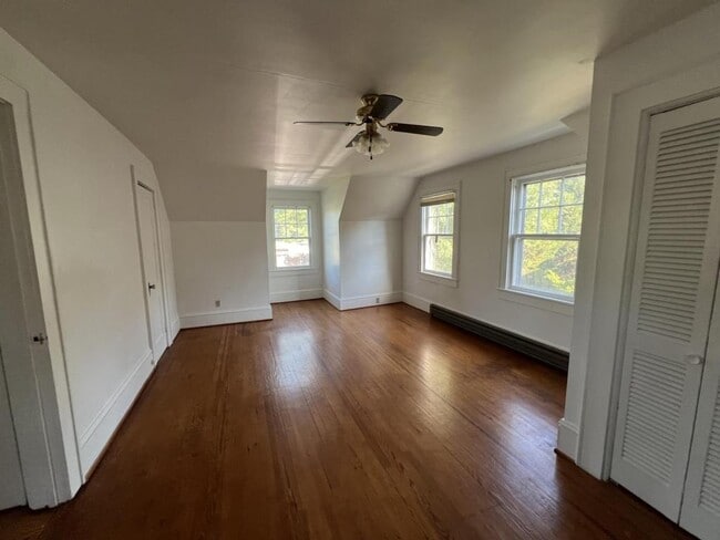 Photo - 144 S Broadway St