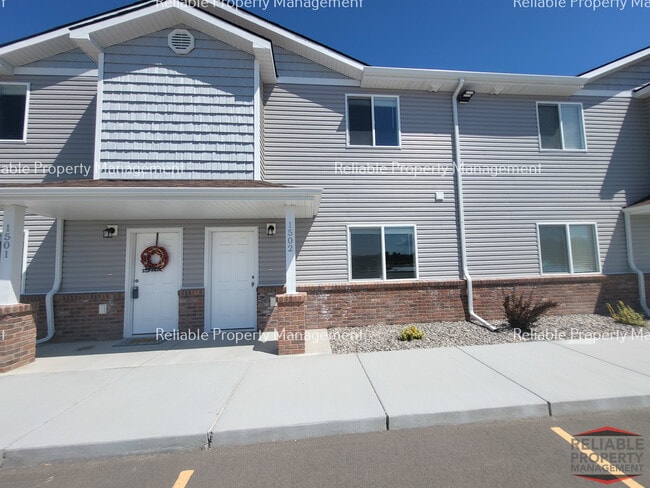 Building Photo - 2015 Lawrence Ln