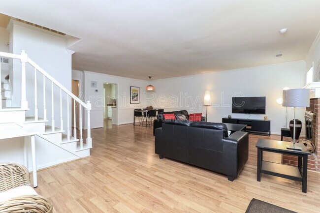 Photo - 1381 Old Virginia Ct SE