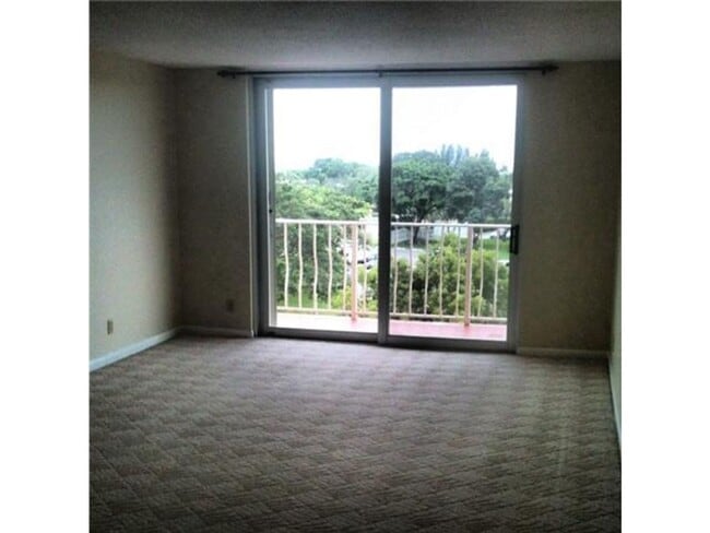 Photo - 480 Executive Center Dr Unit 480 Executive Center Drive  4-K