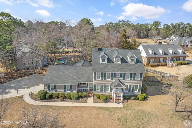 Building Photo - 2606 Pine Needles Rd Rental