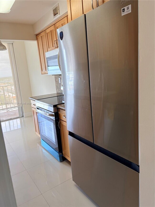 Photo - 290 174th St Unit 1908