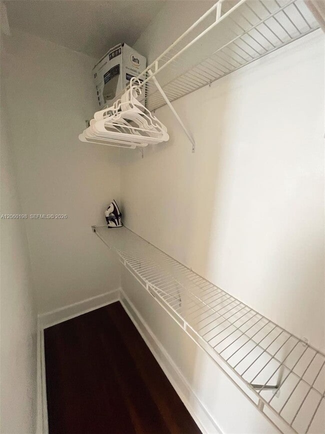 274 NW 32nd St Unit 1