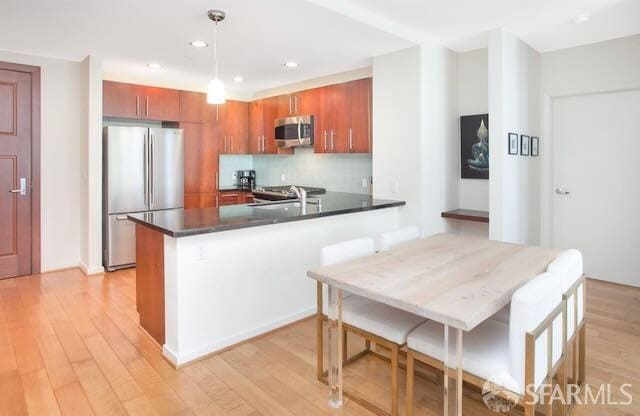 Photo - 325 Berry St