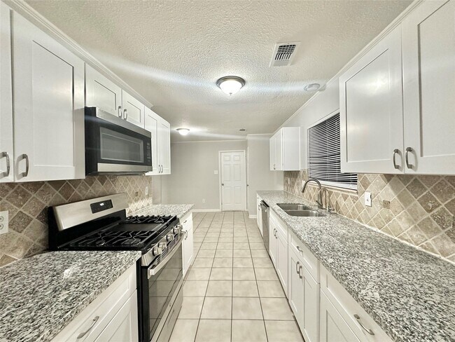 Photo - 7011 Brockington Dr