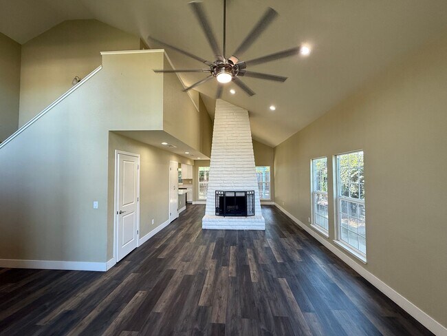 Photo - Nicely updated home in established Turlock...