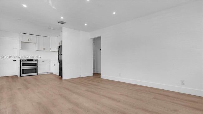 Photo - 32 SW 9th St Apartment Unit 1