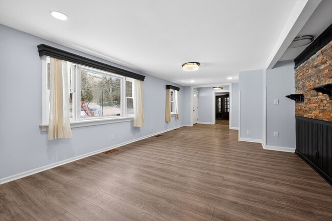 Photo - 615 Monroe Turnpike