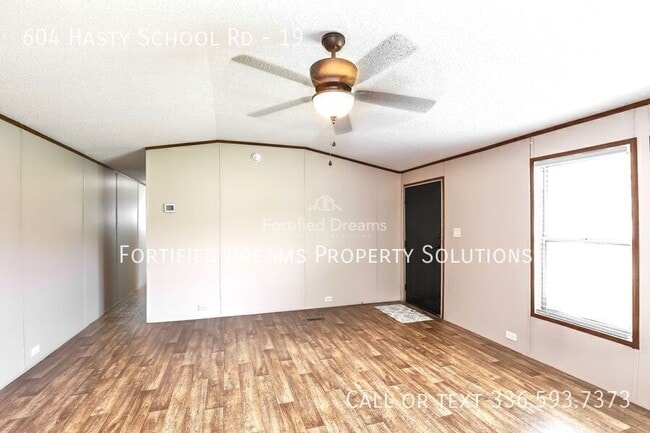 Photo - 604 Hasty School Rd