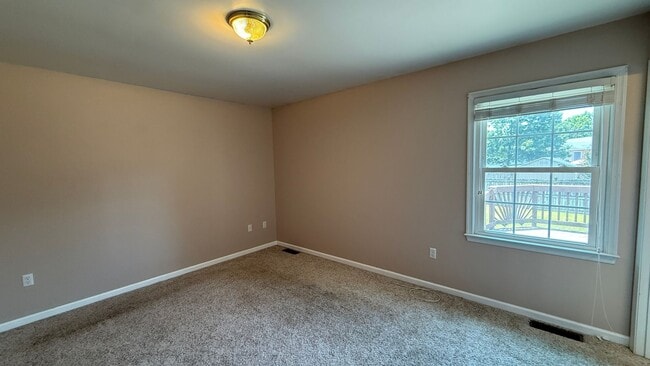 Photo - Three Bedroom Rambler in Fredericksburg