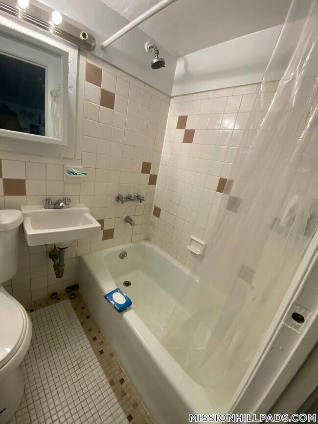 Photo - 28 S Huntington Ave Unit B2