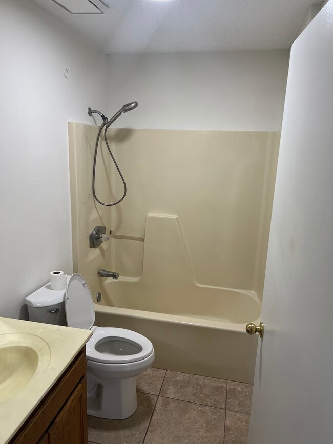 Photo - 308 Fern St