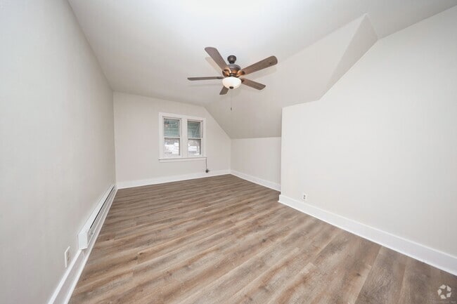Building Photo - 143 Tremont St Unit 3 Rental