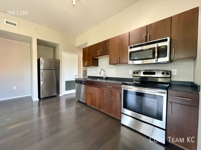 Photo - 3632 Gillham Rd Unit N302