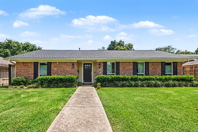 Photo - 4831 Stillbrooke Dr